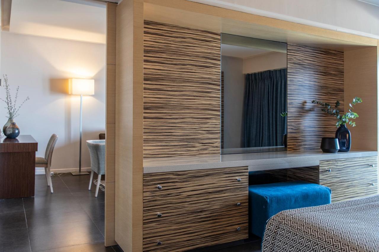 Executive-suite